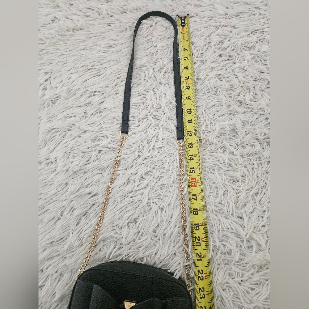 NWOT Crossi New York Boxy Bow Black Crossbody Bag Gold Chain Strap Faux Leather - Picture 13 of 13